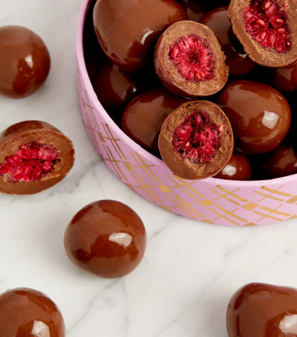 Harrods 哈洛德百貨 盒裝 覆莓牛奶巧克力球 覆盆子風味 下午茶點 奢華伴手禮 天然果乾