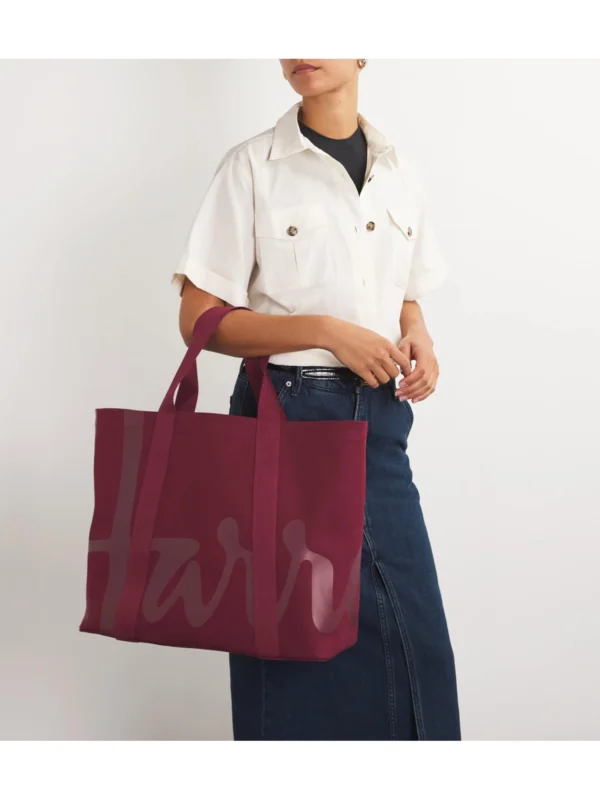 英國 Harrods 正品酒紅色重磅女用帆布包日常肩背實用比例參考