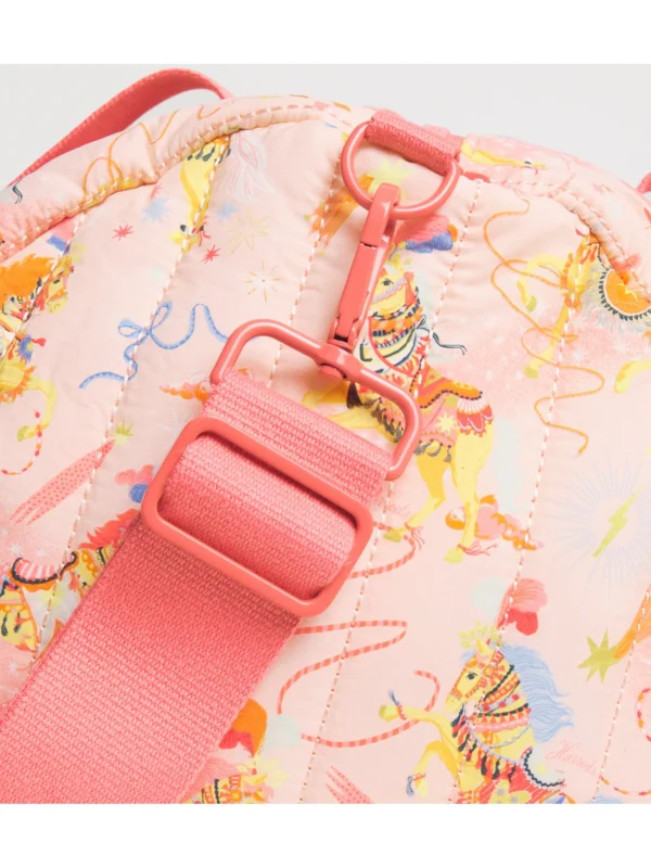 Harrods 絎縫旅行袋活潑奔跑小馬圖騰近拍與精緻琺瑯五金拉鍊特寫