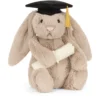 JCDB2610004-83_2 Bashful Bunny Graduation Outfit (31cm) Jellycat 畢業兔兔細節,展示柔軟絨毛與帶有金色流蘇的學士帽設計