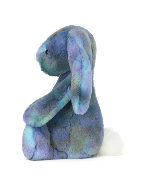 正版 Jellycat 藍彩兔子臉部與毛絨細節近拍，帶有溫柔友善的表情，全齡適用安全材質。