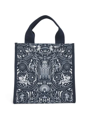 英國正品 Harrods 布朗普頓騎士手提袋正面展示 - 復古騎士提花與百貨店面印花