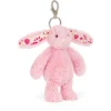 JELLYCAT Blushkin Blossom Bunny Bag Charm_2 英國正品 Jellycat 兔子掛件側面特寫 - 搭配高質感便利金屬夾扣
